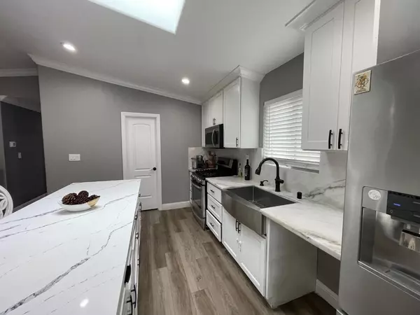 Stockton, CA 95206,544 W 9th ST