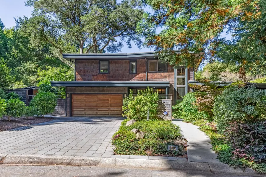 135 Wyndham DR, Portola Valley, CA 94028