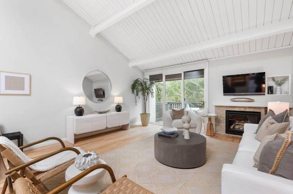 2371 Ticonderoga DR, San Mateo, CA 94402