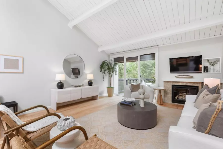 2371 Ticonderoga DR, San Mateo, CA 94402