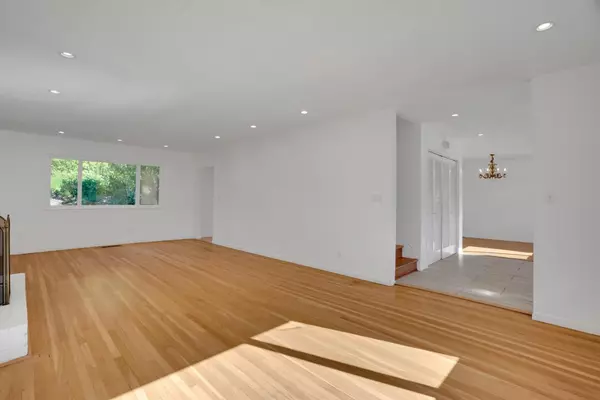 Martinez, CA 94553,239 Sierra CT