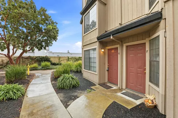 Hollister, CA 95023,251 Gibson DR G52