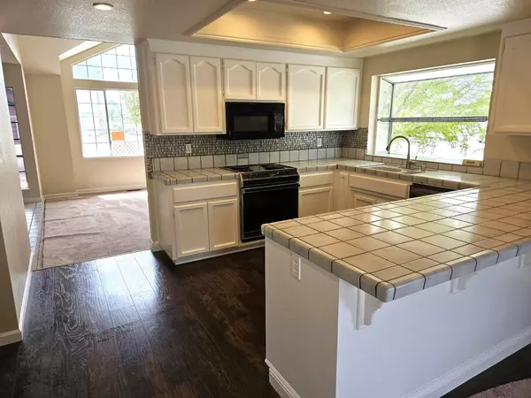 Hollister, CA 95023,1000 Peach CT