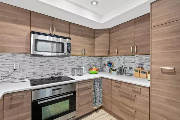 Santa Cruz, CA 95062,2906 Leotar CIR