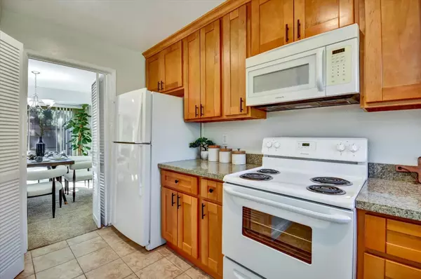 Los Gatos, CA 95032,435 Alberto WAY 17