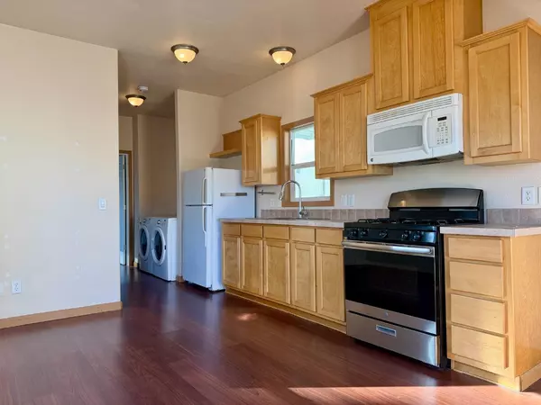 Santa Cruz, CA 95065,1730 Commercial WAY 32