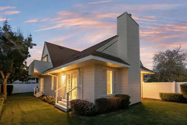 Aptos, CA 95003,246 Via Novella