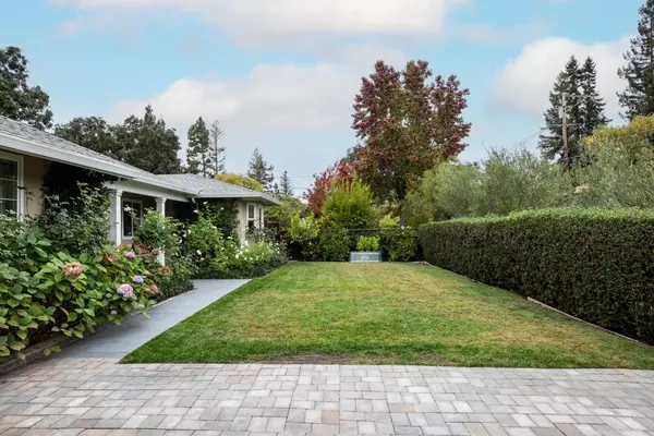 Redwood City, CA 94061,552 Rutherford AVE