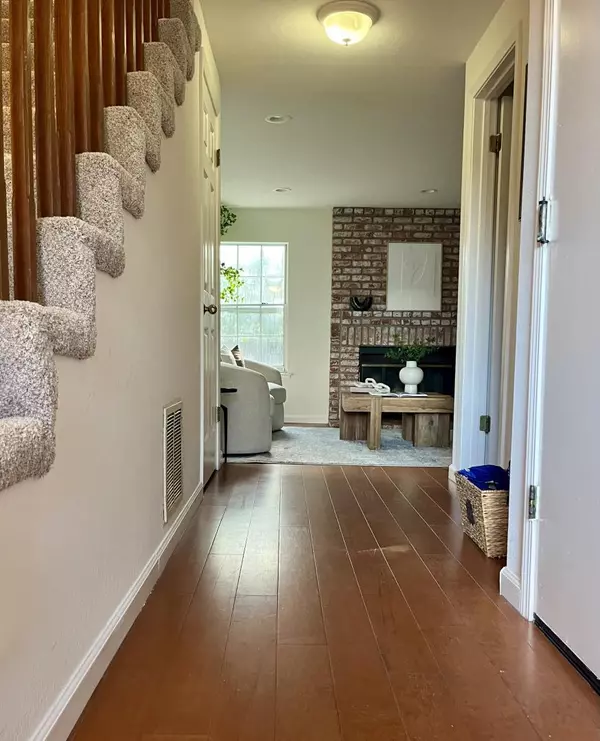 Cupertino, CA 95014,21686 Olive AVE