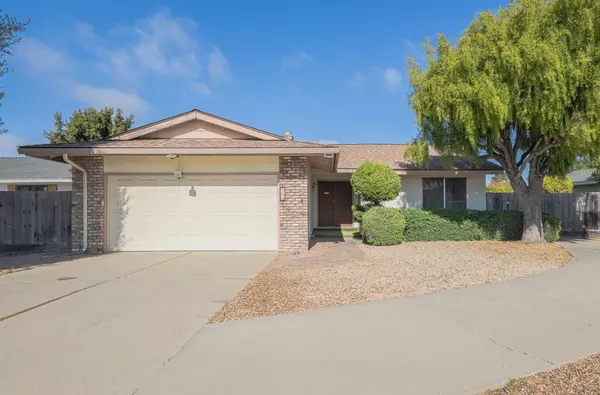 464 La Jolla WAY, Salinas, CA 93901