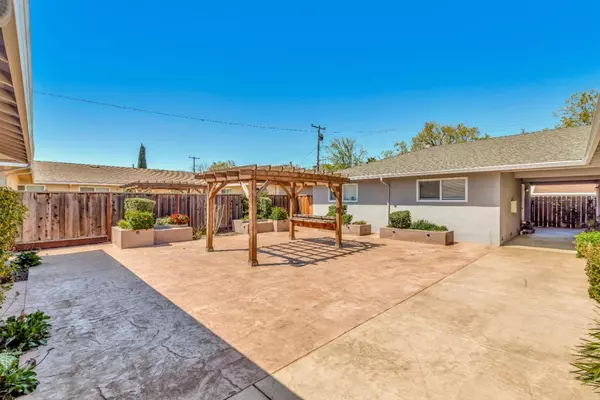 Santa Clara, CA 95050,2185 Royal DR