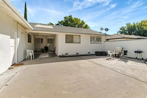 Modesto, CA 95355,2210 San Blas CT