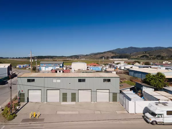 Half Moon Bay, CA 94019,207 Harvard AVE