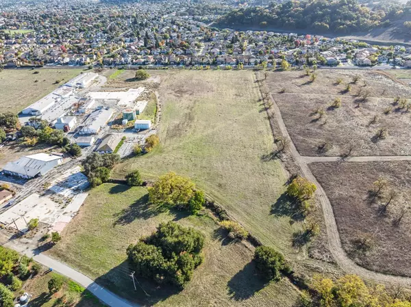 Gilroy, CA 95020,1180 Day RD