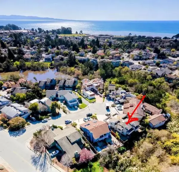 Aptos, CA 95003,138 Farallon CT