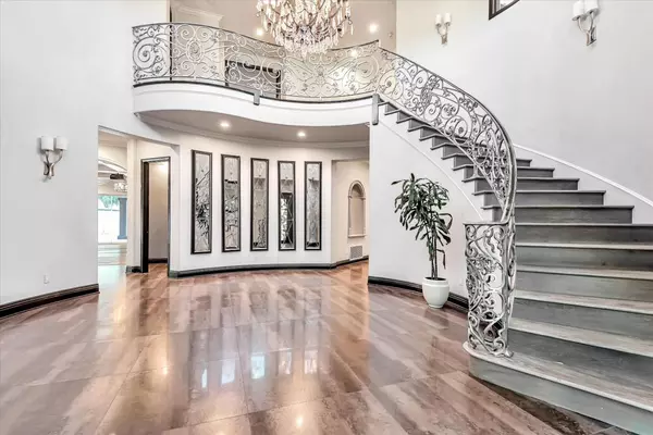 Calabasas, CA 91302,25644 Queenscliff CT