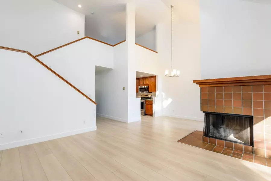 32 Cove LN, Redwood City, CA 94065