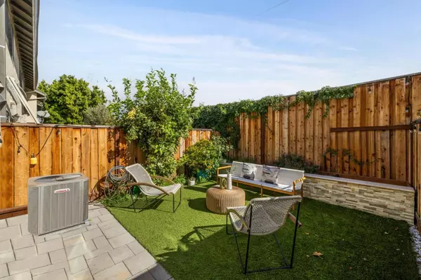 Sunnyvale, CA 94085,646 S Ahwanee TER