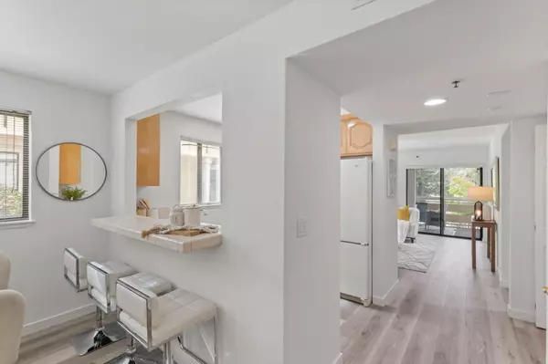 Los Gatos, CA 95032,576 W Parr AVE 1