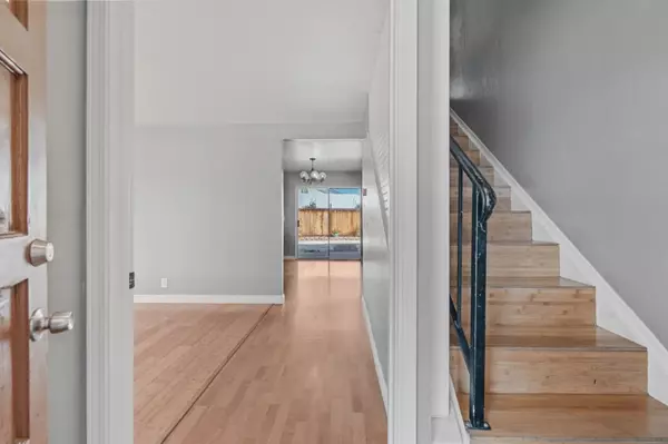 Hollister, CA 95023,60 Knight LN