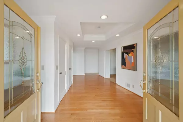 Saratoga, CA 95070,21193 Michaels DR