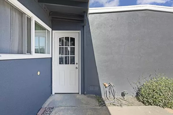 Salinas, CA 93906,1421 Amador CIR