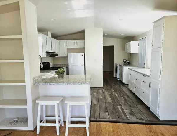 Santa Cruz, CA 95060,170 W Cliff DR 40