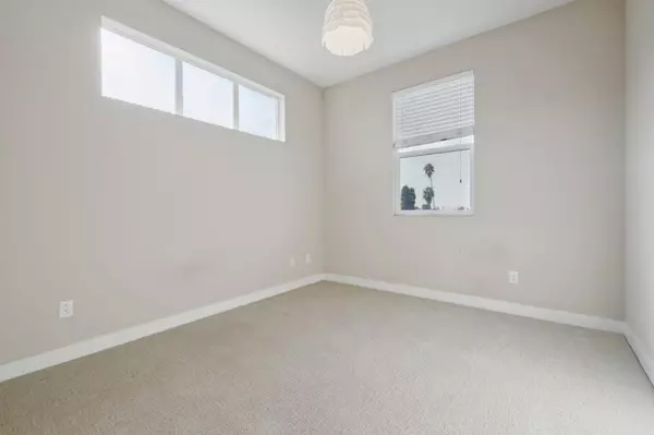 Downey, CA 90240,9212 Joshua WAY