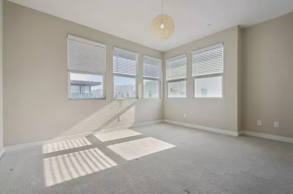 Downey, CA 90240,9212 Joshua WAY