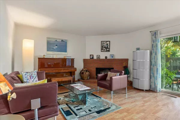 Mountain View, CA 94040,950 Boranda AVE 9