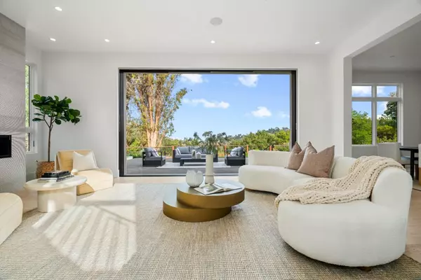 Hillsborough, CA 94010,60 Glengarry WAY