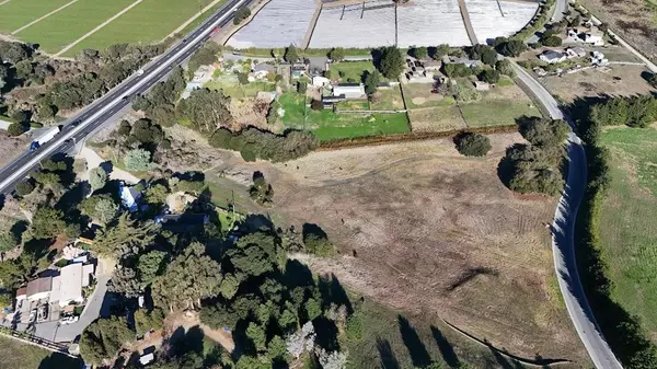 Salinas, CA 93907,10706 Country Meadows RD