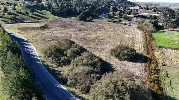 Salinas, CA 93907,10706 Country Meadows RD