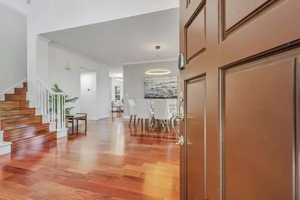 Redwood City, CA 94061,100 Danbury LN