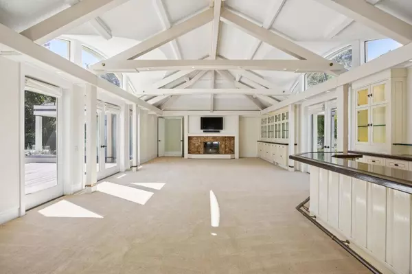 Atherton, CA 94027,39 Faxon RD