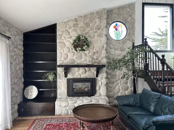 Marina, CA 93933,3242 3242 Coral WAY