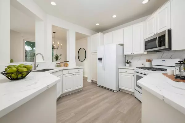 Redwood Shores, CA 94065,106 Camerota WAY