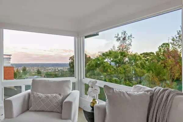 Redwood City, CA 94061,3848 Vineyard DR