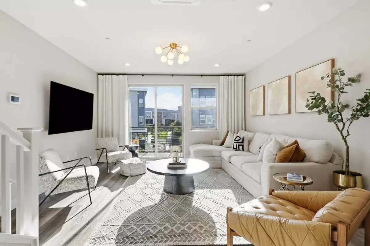 San Jose, CA 95119,5740 Vibrant LOOP