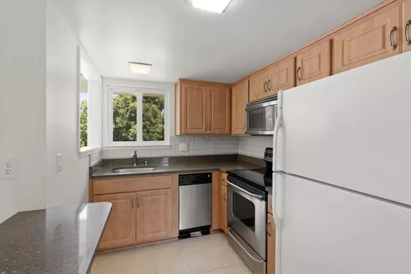 Los Gatos, CA 95032,14225 Lora DR 70
