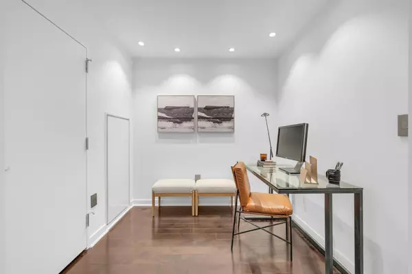 San Jose, CA 95110,38 Almaden 1413