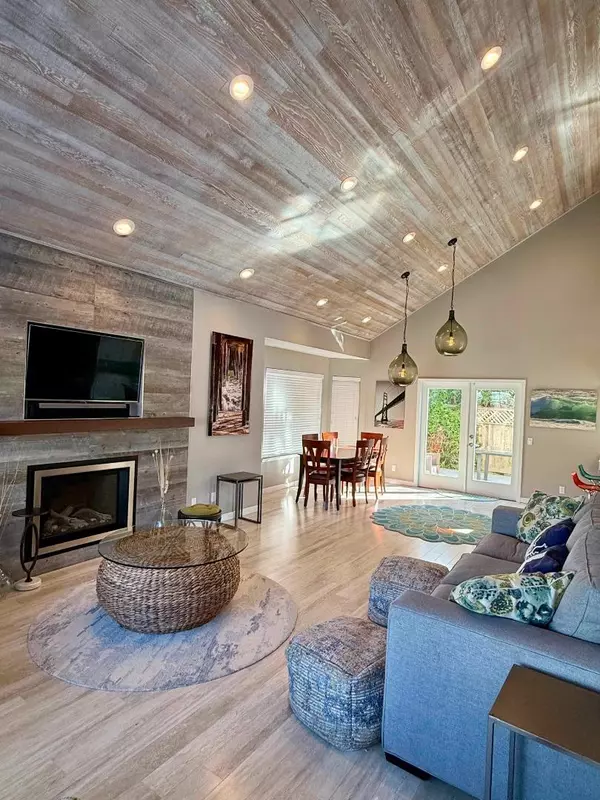 Capitola, CA 95010,4730 Garnet ST