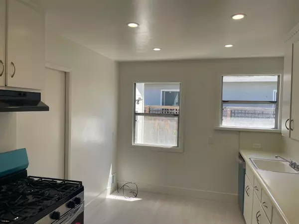 San Carlos, CA 94070,1172 Elm ST