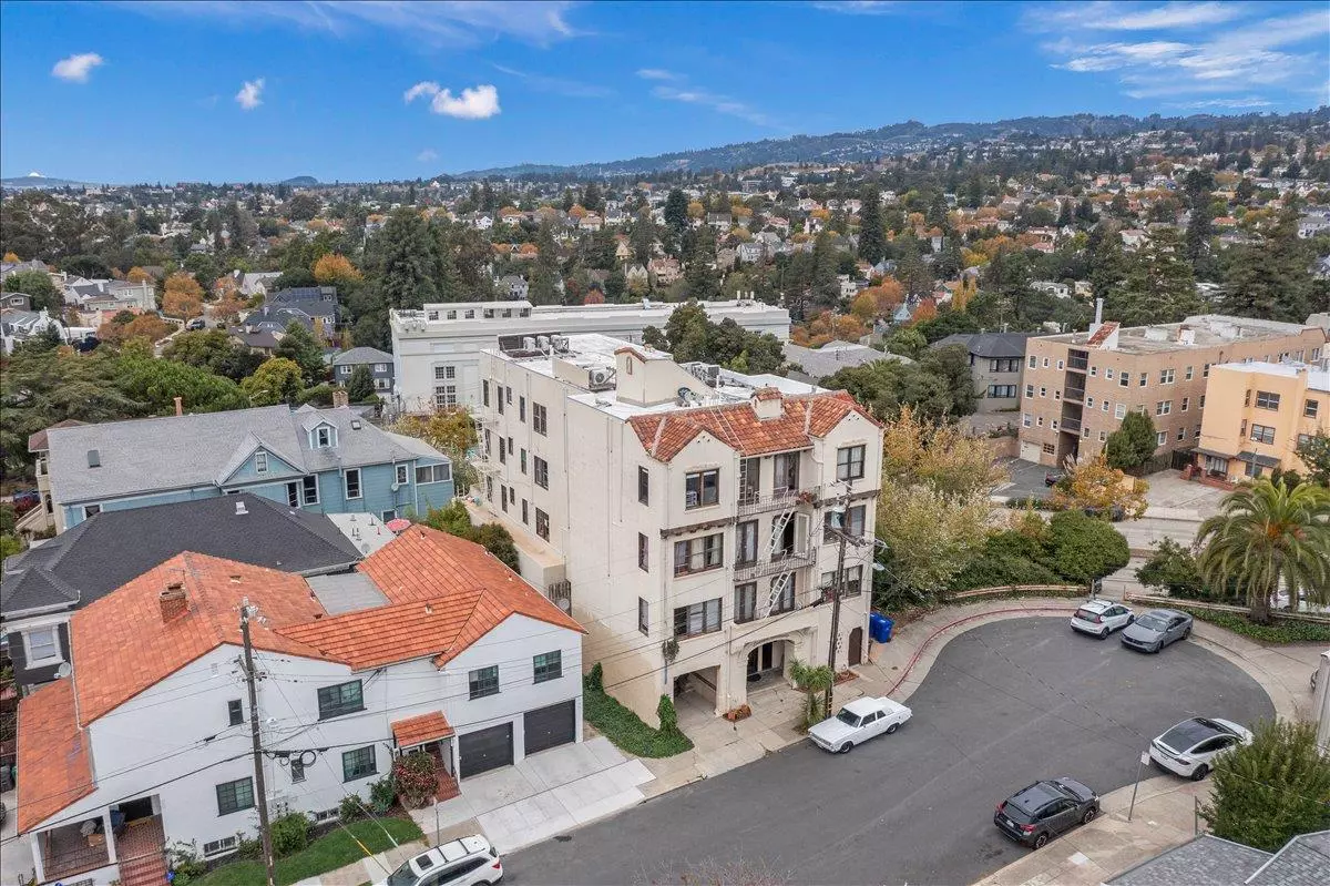 Oakland, CA 94610,3719 Emerson ST