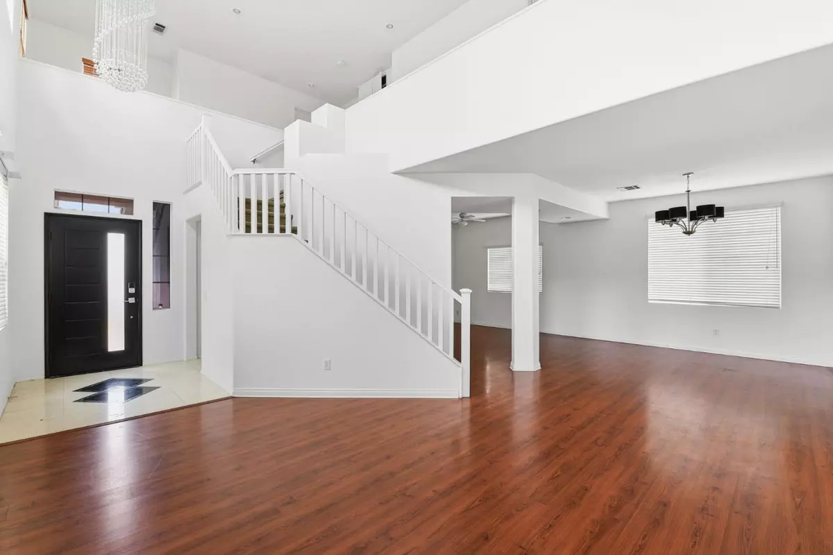 Simi Valley, CA 93065,125 Macademia LN