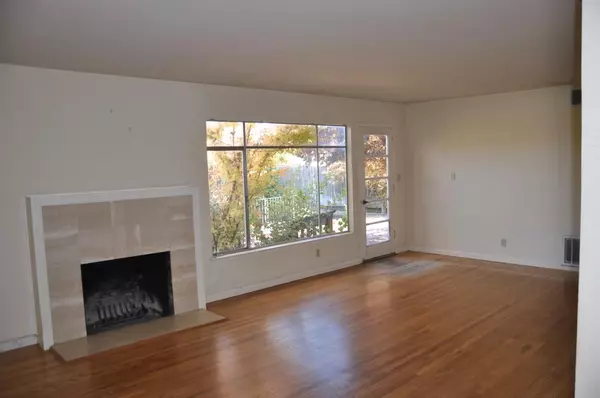 San Jose, CA 95124,15104 Bel Escou DR