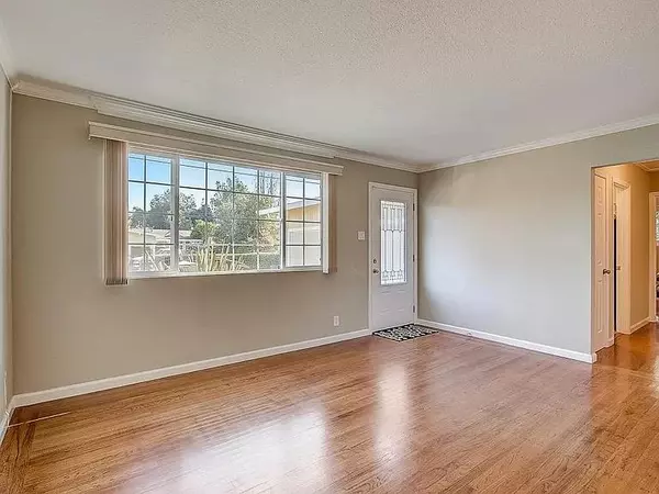 East Palo Alto, CA 94303,463 Larkspur DR