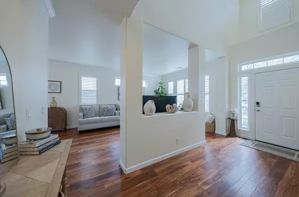 Salinas, CA 93906,1818 Lancashire DR