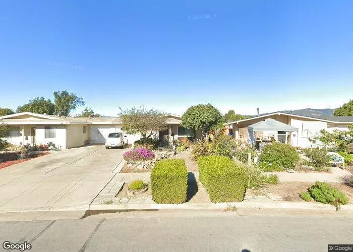 8 Carita CT, Watsonville, CA 95076