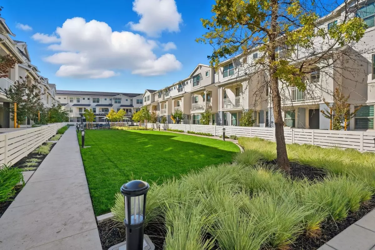 Walnut Creek, CA 94597,184 Oak CIR